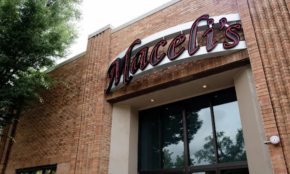 Macelis in Lawrence, KS Weddings Near Me